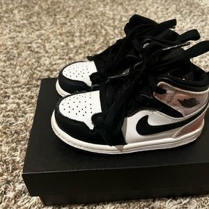 Toddler Girl Jordan 1 Mid Basketball